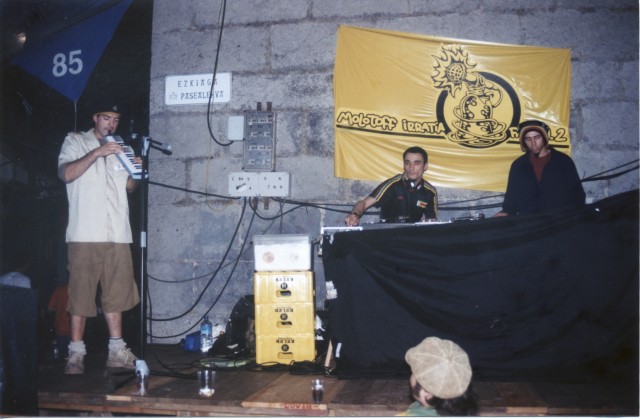 MOLOTOFF TXOSNA 2004 11.jpg